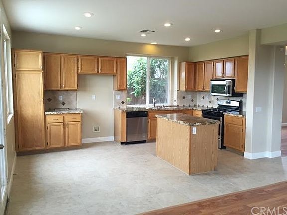 3rd image of 39880 Hillsboro Cir