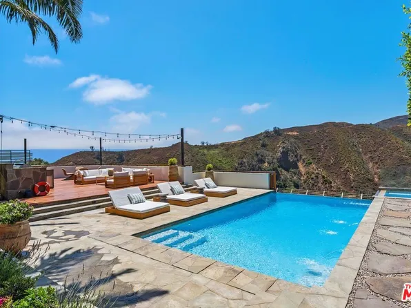 1535 Umeo Rd, Pacific Palisades, CA 90272