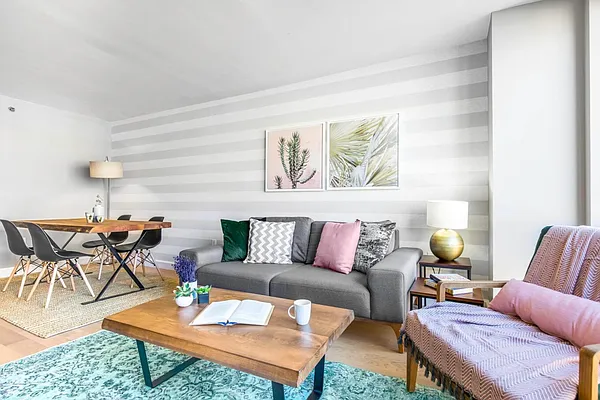 Rented by Cushman & Wakefield (Management) | media 12