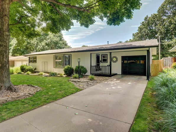 2245 S Hampton Avenue, Springfield, MO 65807