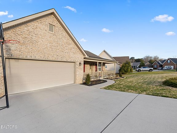4th image of 125 Stone Bluff Ct