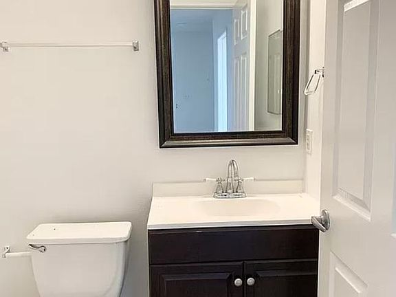 4th image of 313 N Alexandria Ave APT 201