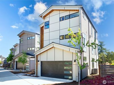 7107 Aurora Avenue N, Seattle, WA, 98103