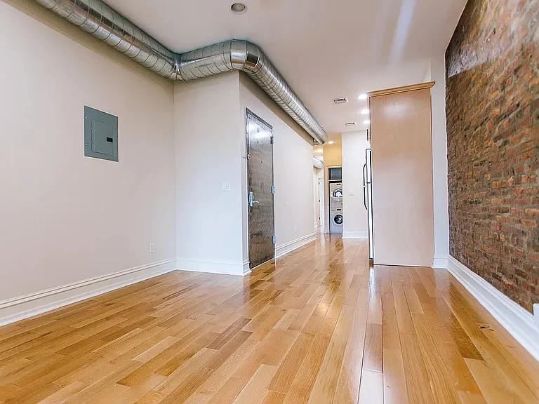 884 Madison St #3R — Photo 8