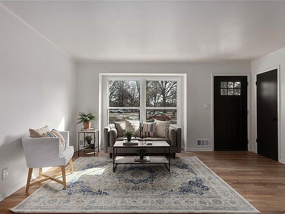 3rd image of 9822 England Dr