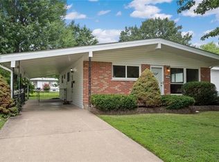 18 Ronda Dr, Florissant, MO 63031