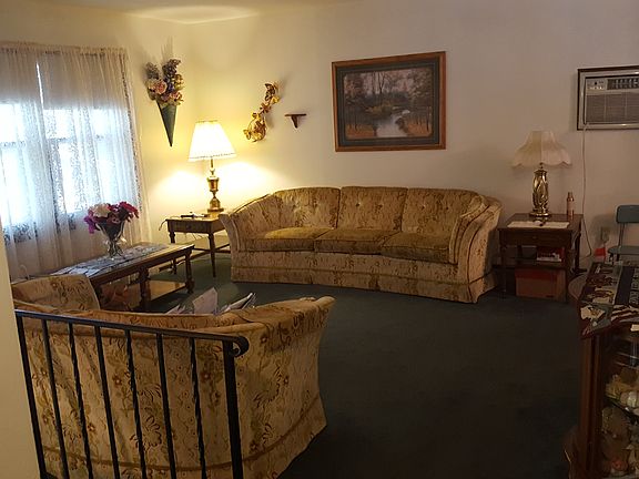 4th image of 966 Sperl St
