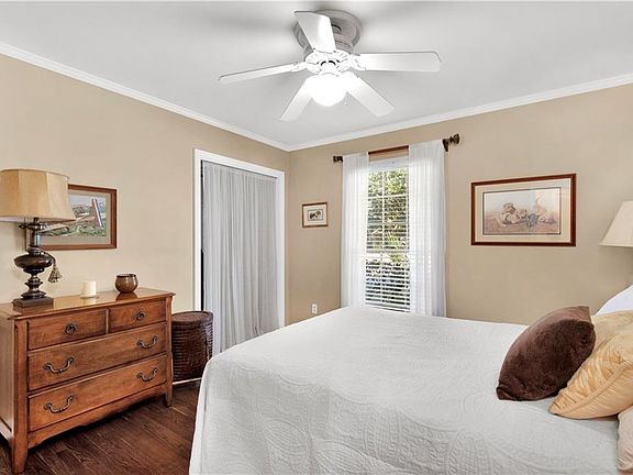 4th image of 2757 S Barksdale Dr