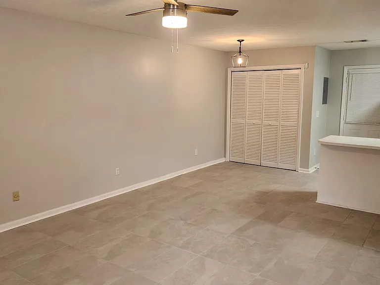 5247 Crystal Ct — Photo 6