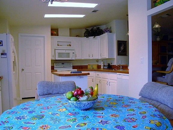 eat in kitchen