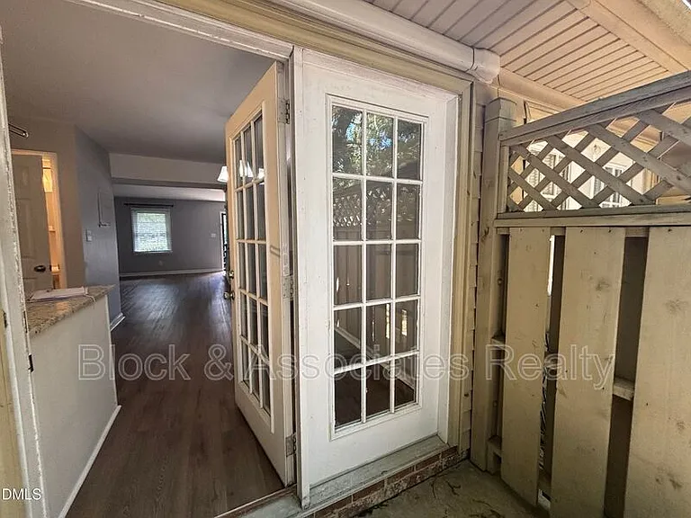 4808 Blue Bird Ct #D — Photo 35