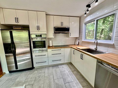2nd image of 15 Norfolk Ct