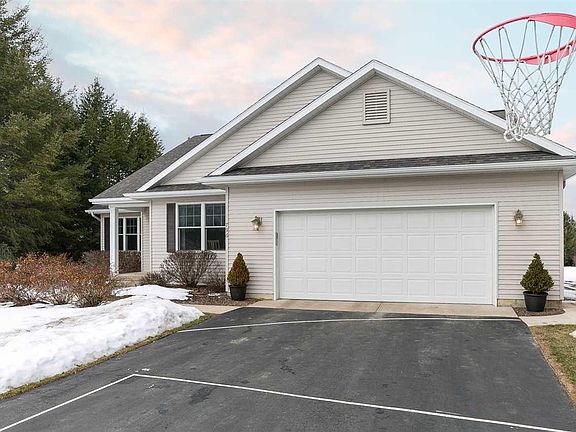 2nd image of 796 Clyde Lee Dr