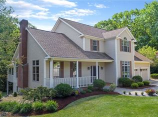 7 Fenner Grant Ln, Cumberland, RI 02864