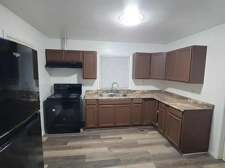 8505 Orcutt Ave — Photo 6