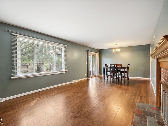 5th image of 4825 Laurel Hall Dr