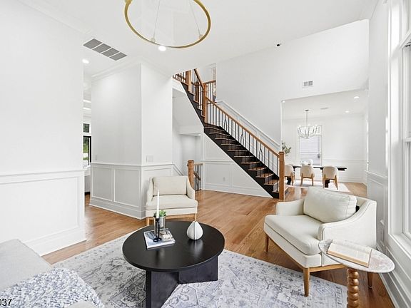 3rd image of 274 Hillside Ave