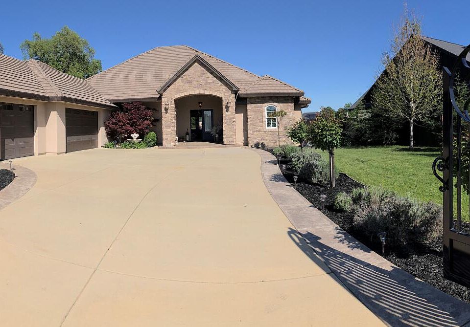 1st image of 9165 Grand Manor Dr