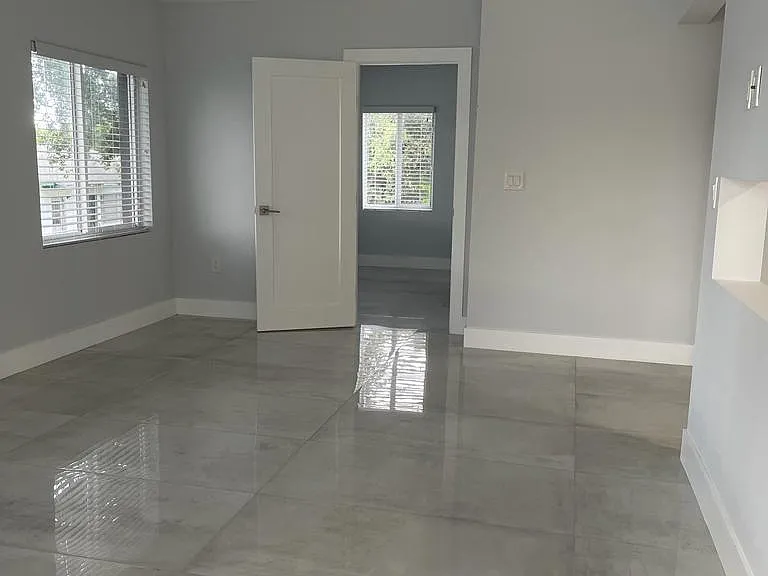 400 NW 48th St — Photo 5