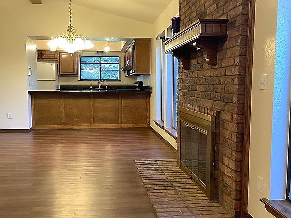 Gas Fireplace.