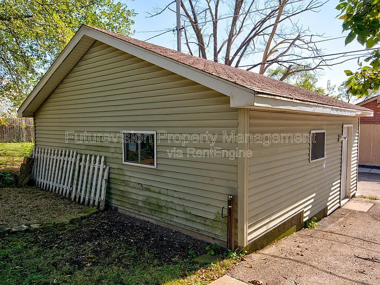 1704 Belleview Ave — Photo 8