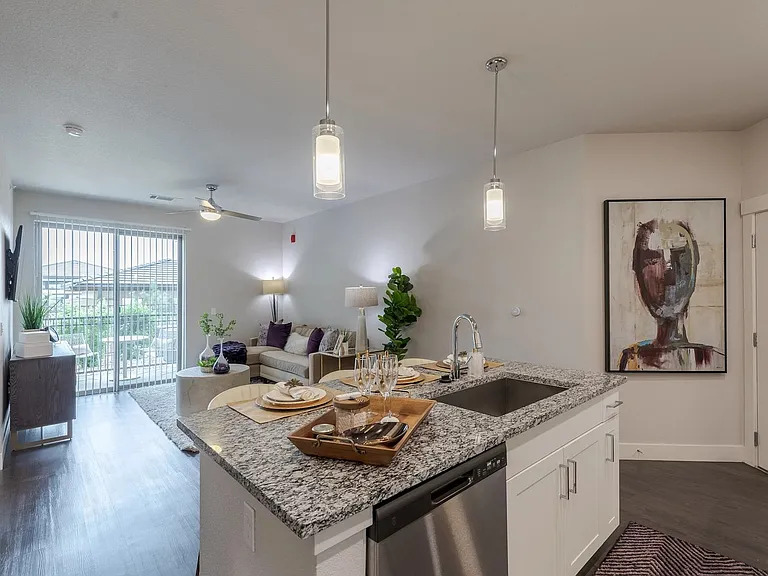8630 S Oak Cir — Photo 5