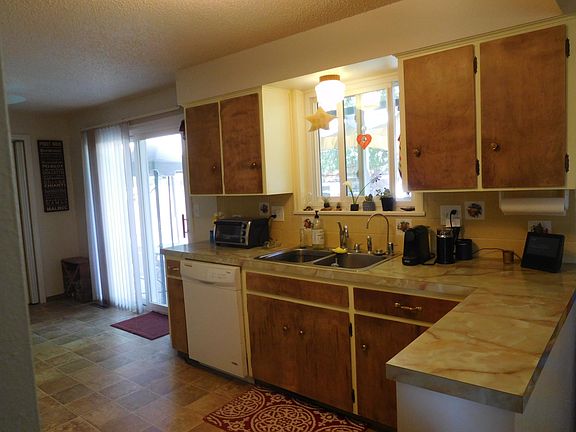 2nd image of 160 Baylor Dr