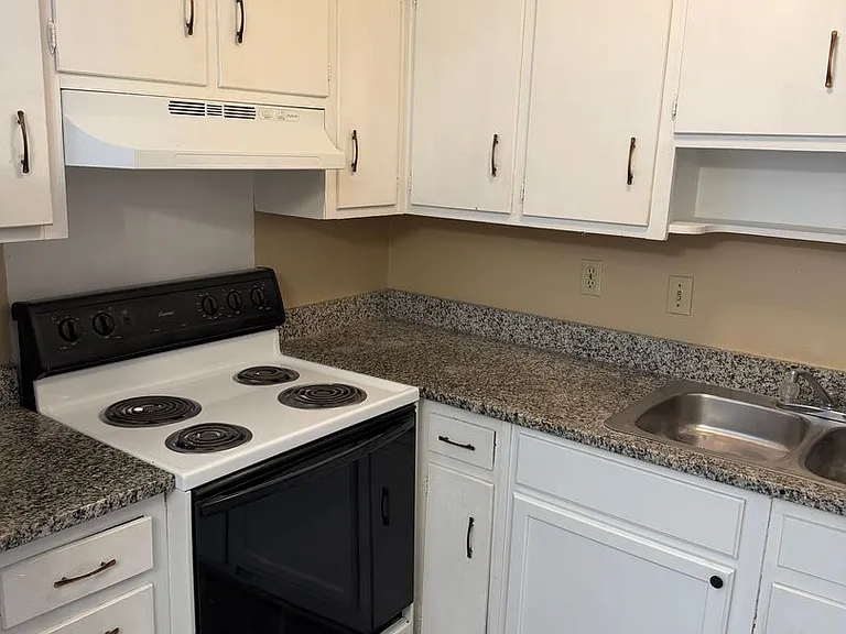 1011 Oakview Ave #1-16 — Photo 5