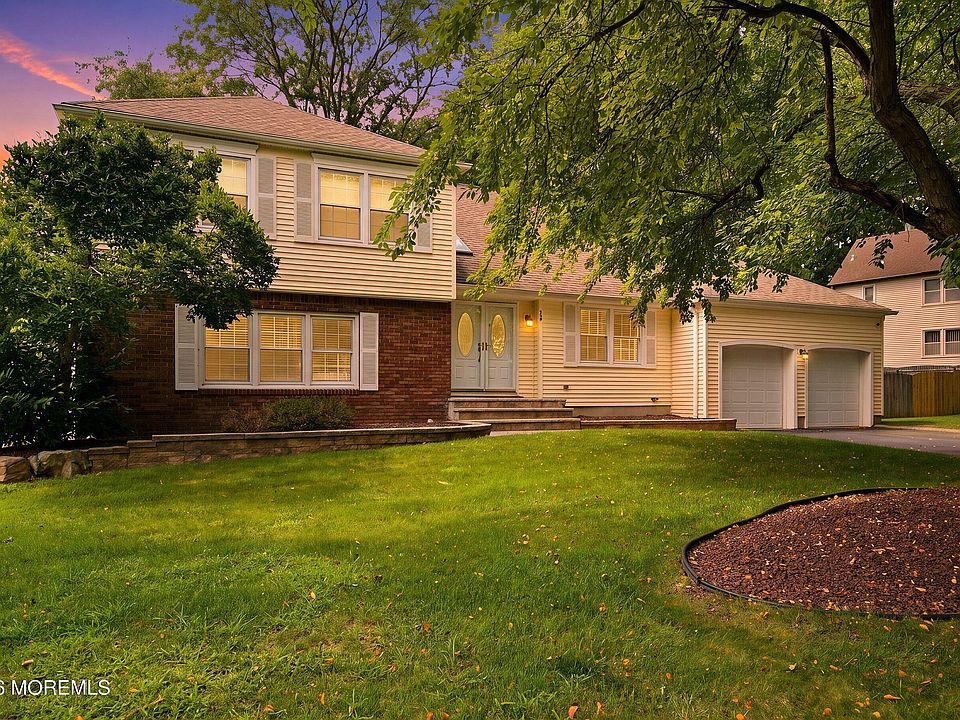 1st image of 14 Bridle Way