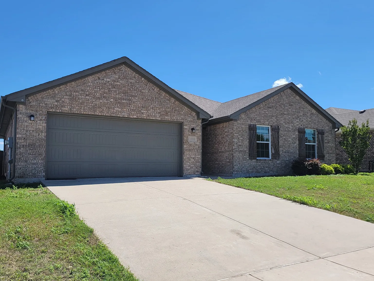 3 bed, 2.0 bath, 1483 sqft, $1,700 — Photo 2