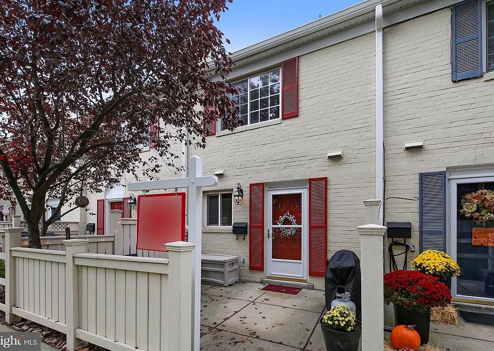 1st image of 1433 N Van Dorn St #A
