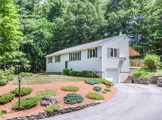 112 Farwell Rd, Tyngsboro, MA 01879