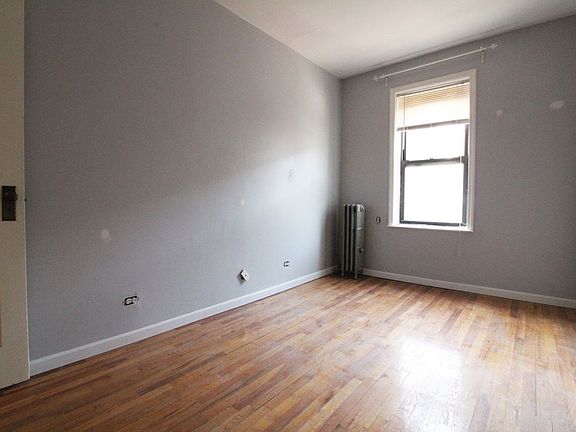 5th image of 4722 48th St APT 2F
