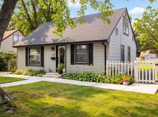 7704 Edgebrook Dr, Saint Louis Park, MN 55426