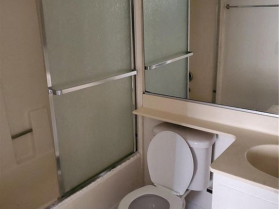 2nd image of 1622 Junipero Ave APT 8