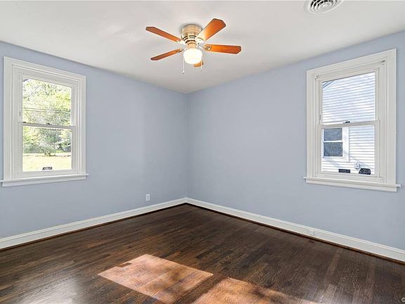 5th image of 1801 Rogers St