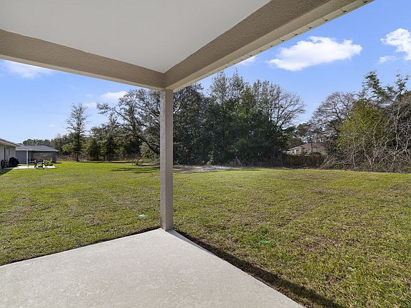 Covered lanai to enjoy the outdoors