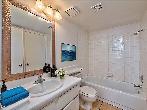 5th image of 7102 Knoll View Dr