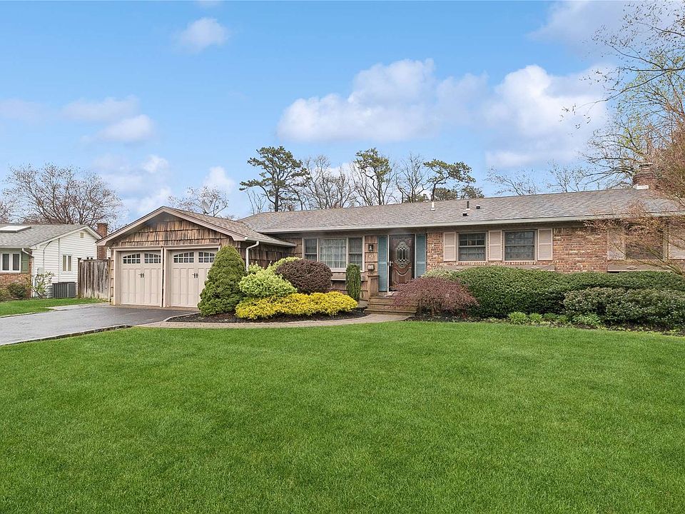 42 Regina Drive, Sayville, NY 11782 Zillow