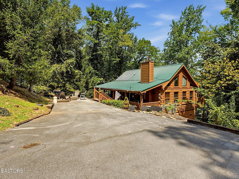1st image of 919 Deer Run Way