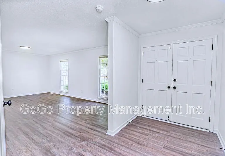 200 Lanewood Dr — Photo 2