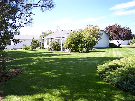 3rd image of 25514 E Lincoln Dr