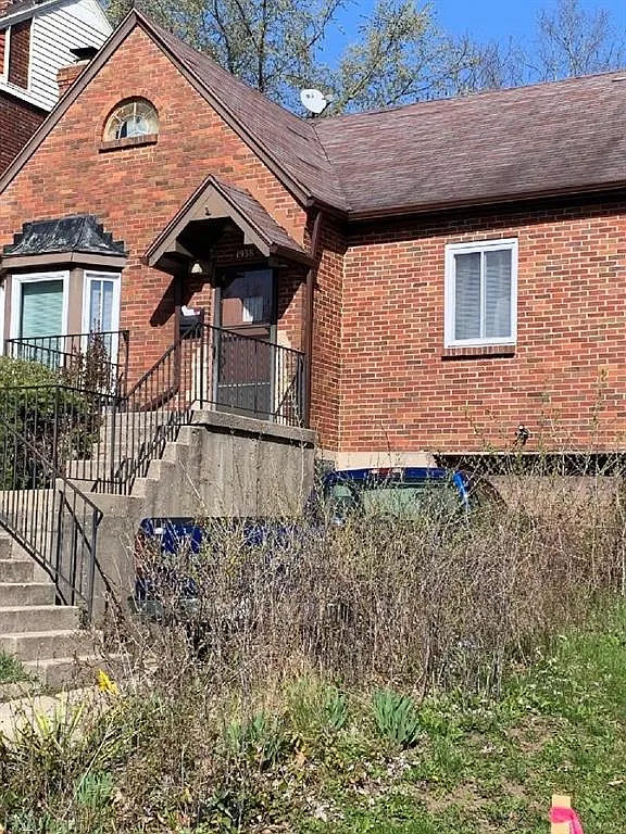 1938 Elsmere Ave photo 1