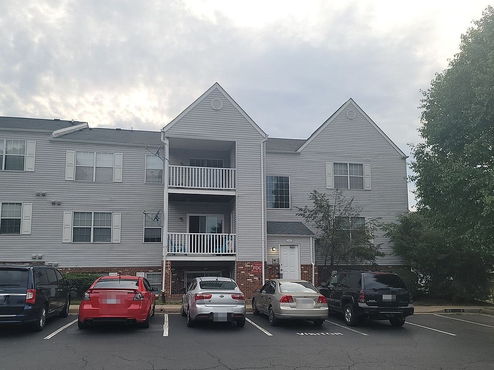 1st image of 102 Grosvenor Ln