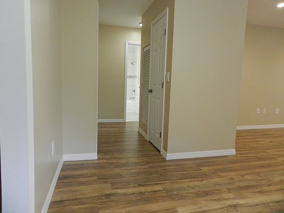 5th image of 5850 21st St N APT 20