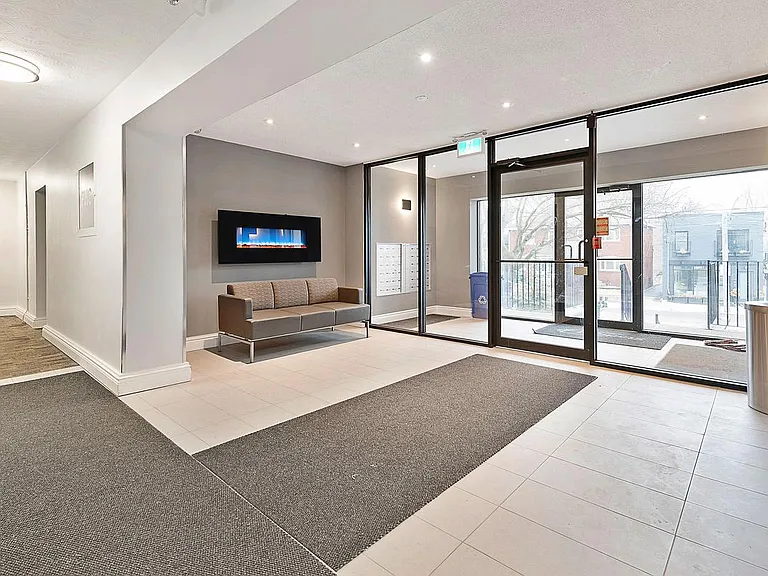 1636 Gerrard St E #301 — Photo 6