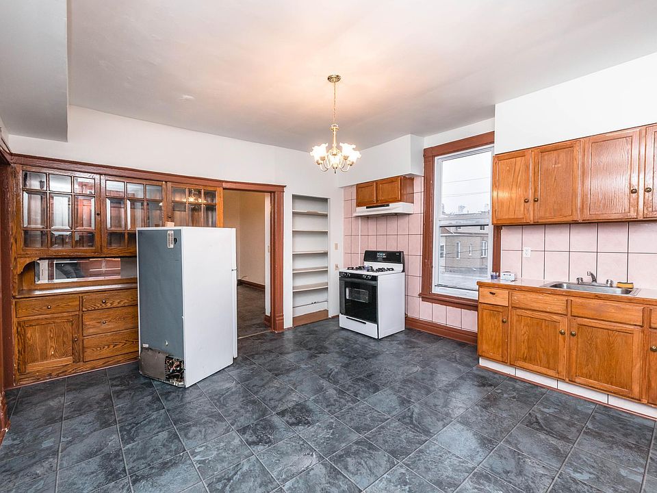 1st image of 3001 W 21st Pl #3