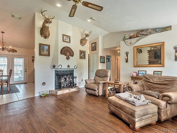 4th image of 1850 Queen Palm Dr