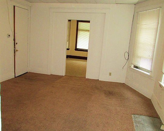 3rd image of 541 W Washington Ave