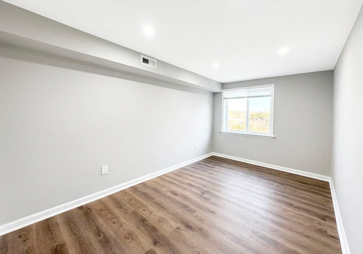 6 bed, 3200 sqft, $6,400 — Photo 3